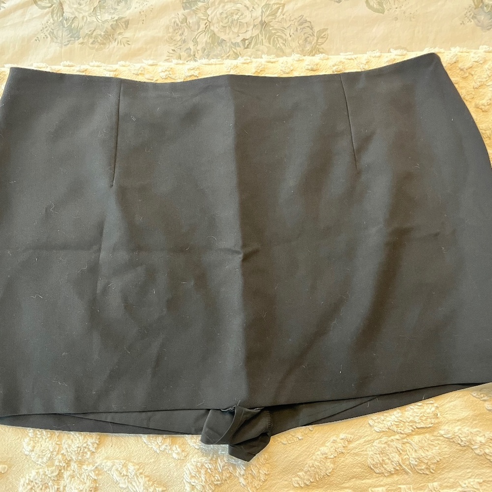 Abercrombie & Fitch Scarlett Mini Skort (NWT)